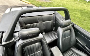 Ford-Mustang-gt-1993-Vibrant-White-Black-Leather-6