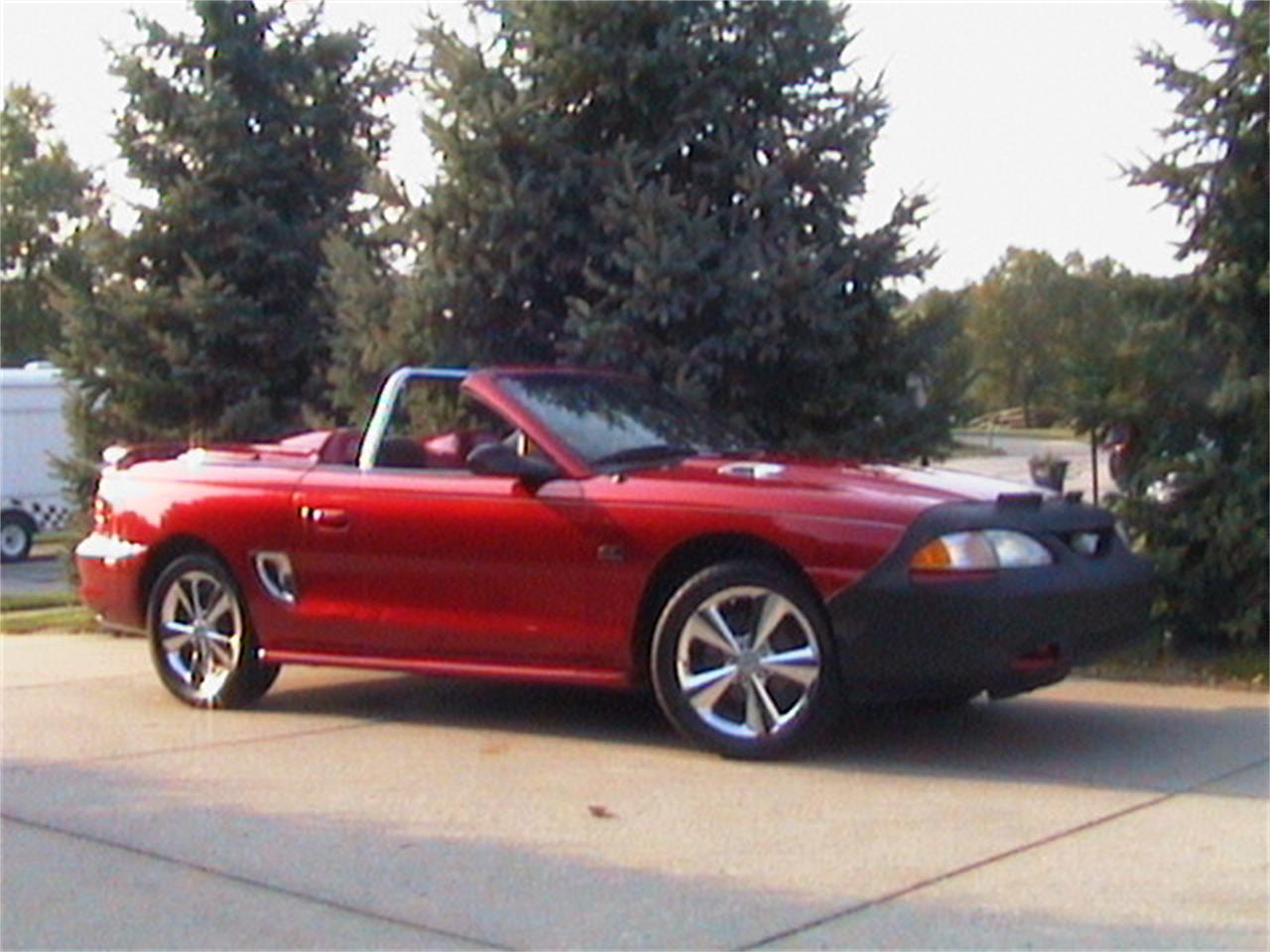 Ford-Mustang-gt-1994-Laser-Red-Black-2