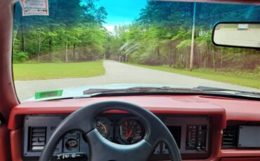 Ford-Mustang-gt350-1984-Oxford-White-Canyon-Red-10