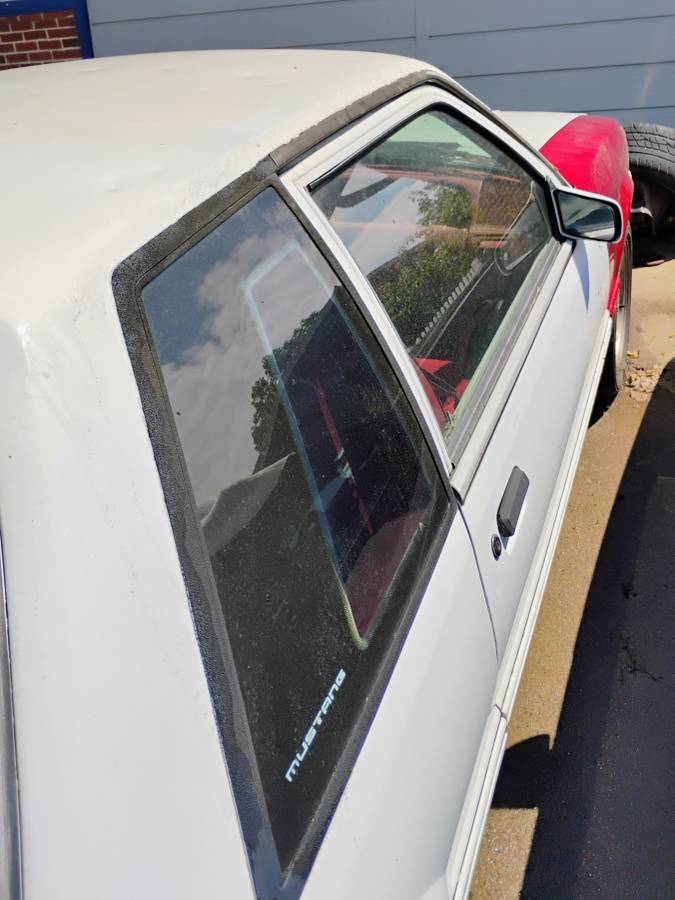 Ford-Mustang-lx-1991-white-1