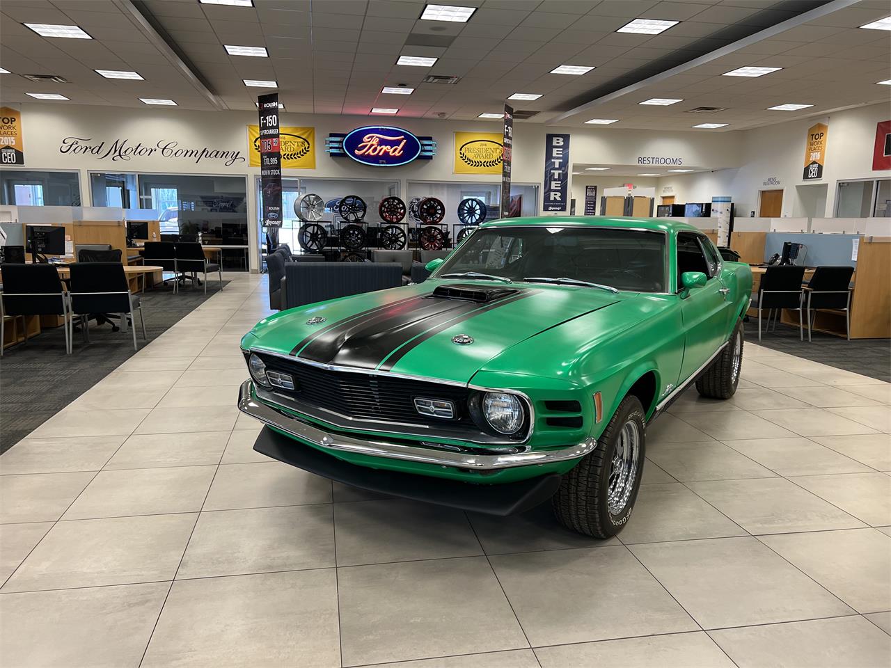 Ford-Mustang-mach-1-1970-GreenGloGreen-Black-25