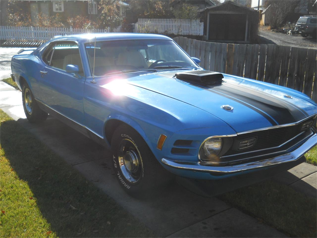 Ford-Mustang-mach-1-1970-blue-white-2
