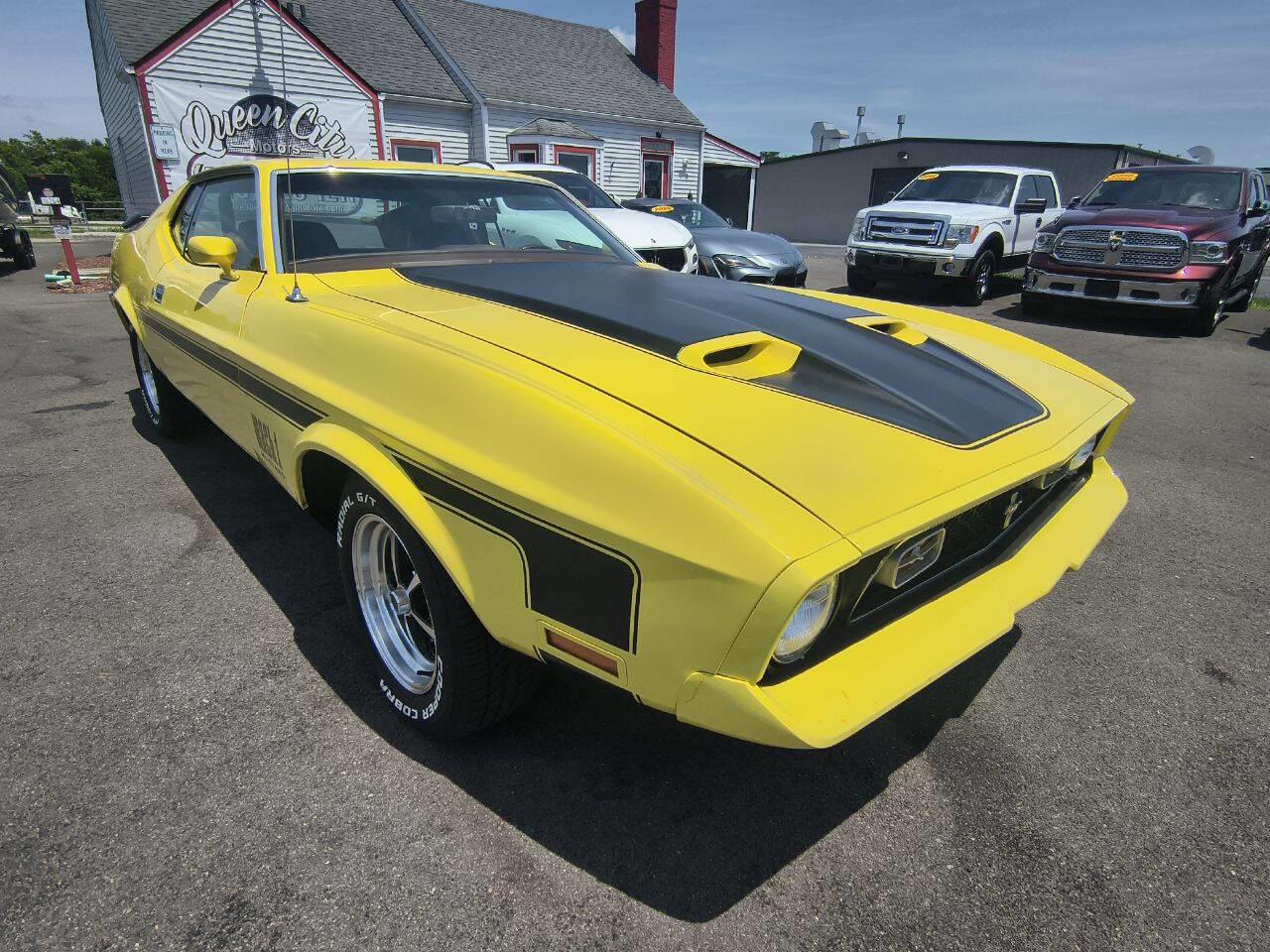 Ford-Mustang-mach-1-1972-YELLOW-TAN-2