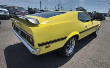 Ford-Mustang-mach-1-1972-YELLOW-TAN-3