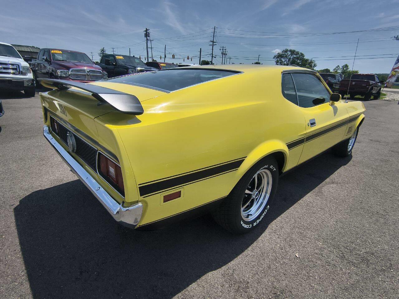 Ford-Mustang-mach-1-1972-YELLOW-TAN-3