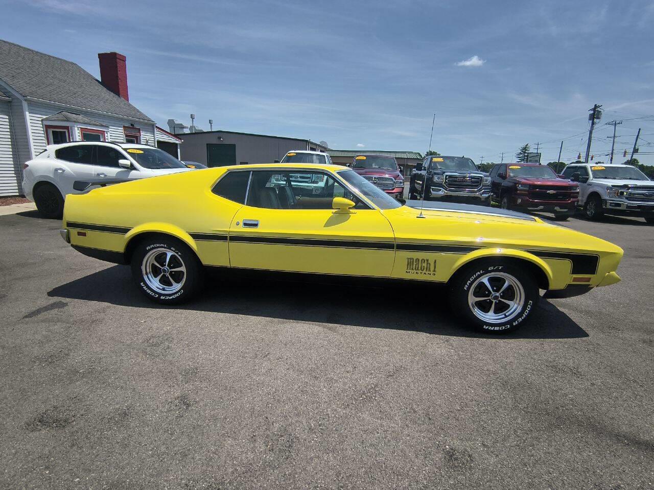 Ford-Mustang-mach-1-1972-YELLOW-TAN-4