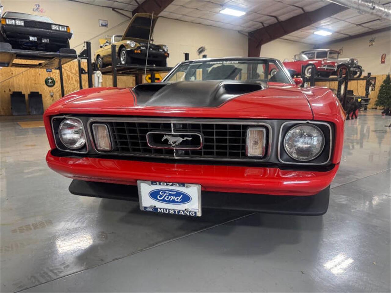 Ford-Mustang-mach-1-1973-Red-Black-1