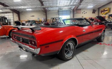 Ford-Mustang-mach-1-1973-Red-Black-17