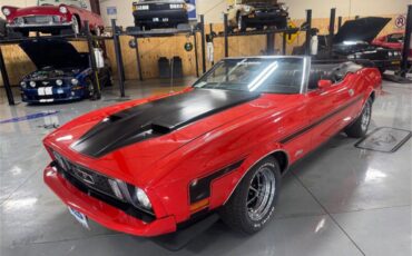 Ford-Mustang-mach-1-1973-Red-Black-20