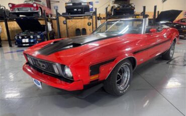 Ford-Mustang-mach-1-1973-Red-Black-31