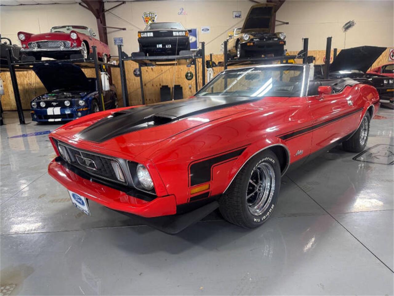 Ford-Mustang-mach-1-1973-Red-Black-31