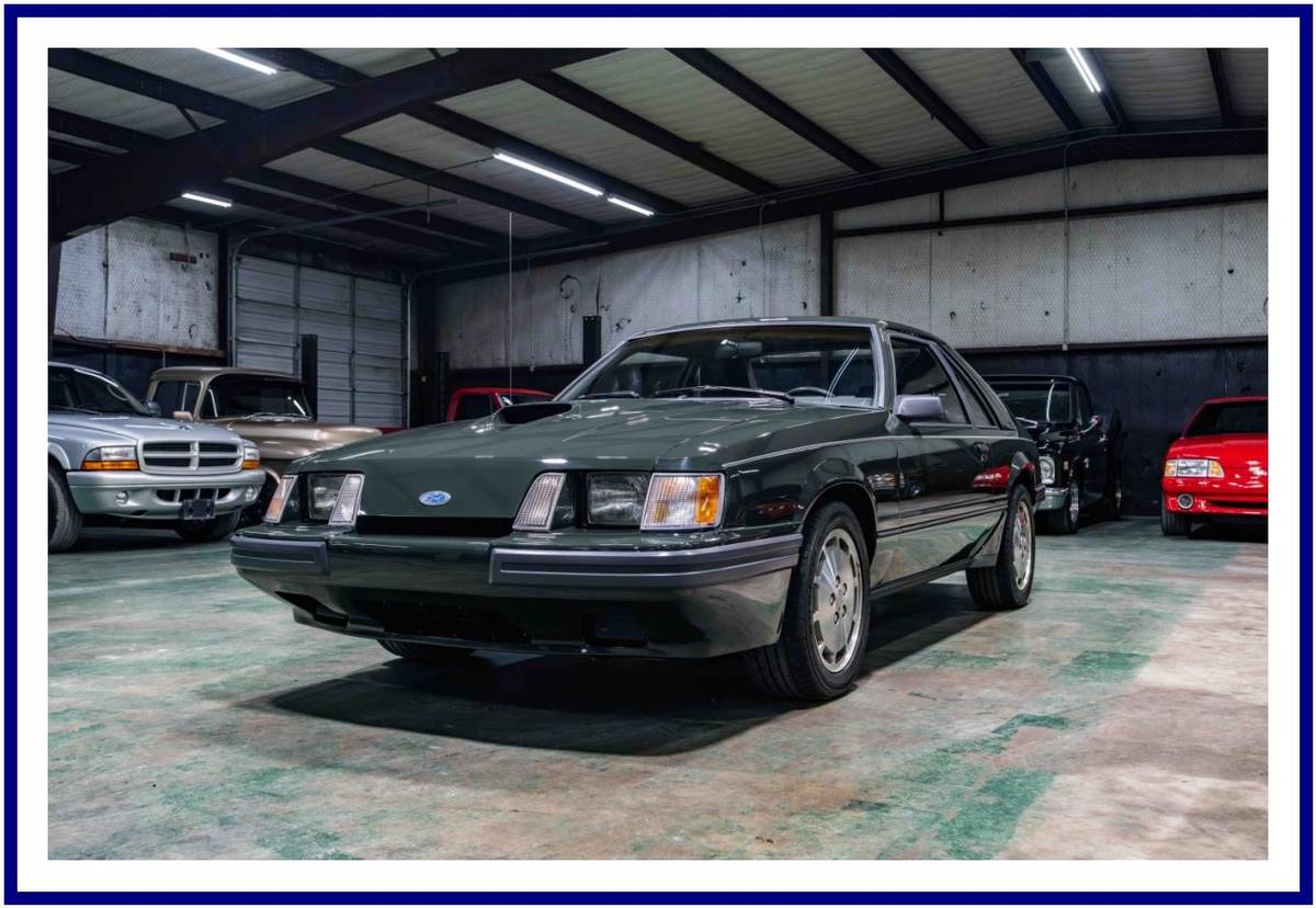 Ford-Mustang-svo-1985