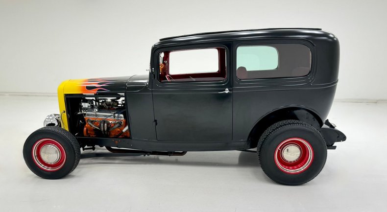 Ford-Other-1932-Satin-Black-Red-19