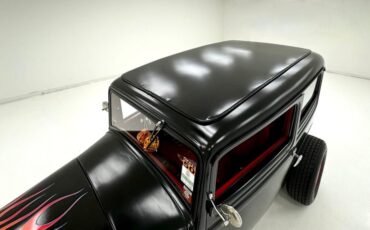 Ford-Other-1932-Satin-Black-Red-4