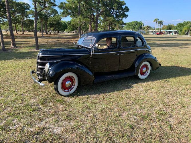 Ford-Other-1938-Black-4