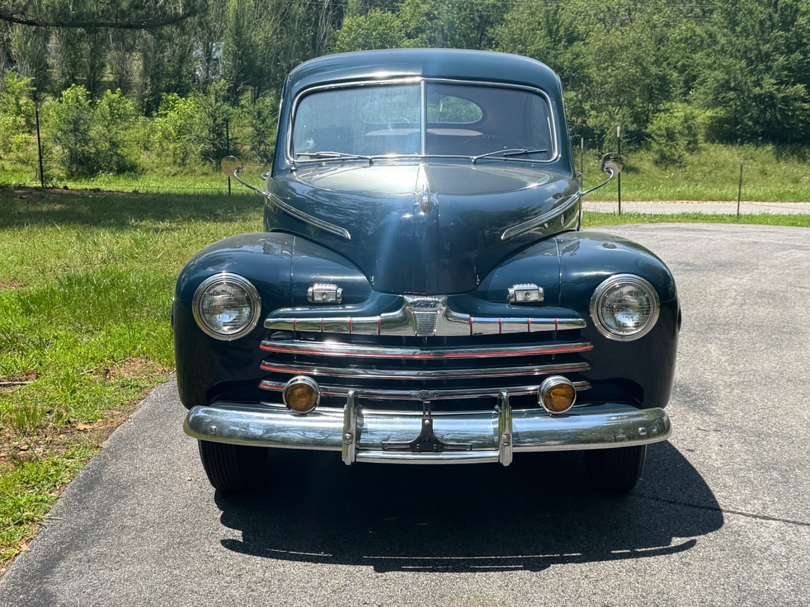 Ford-Other-1946-Sedan-1