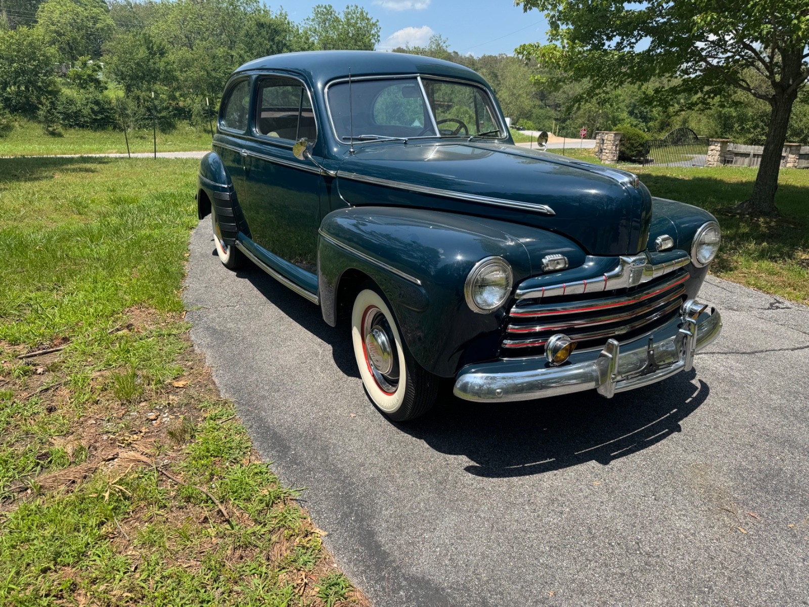 Ford-Other-1946-Sedan-2