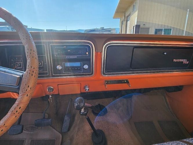 Ford-Other-1977-Orange-Tan-11