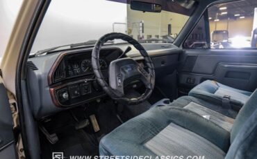 Ford-Other-1991-White-Blue-1