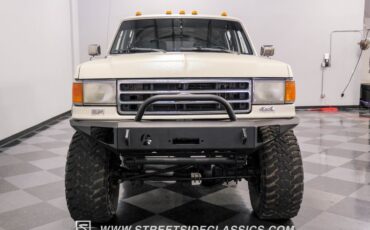 Ford-Other-1991-White-Blue-15