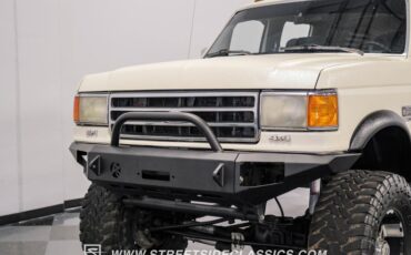Ford-Other-1991-White-Blue-17