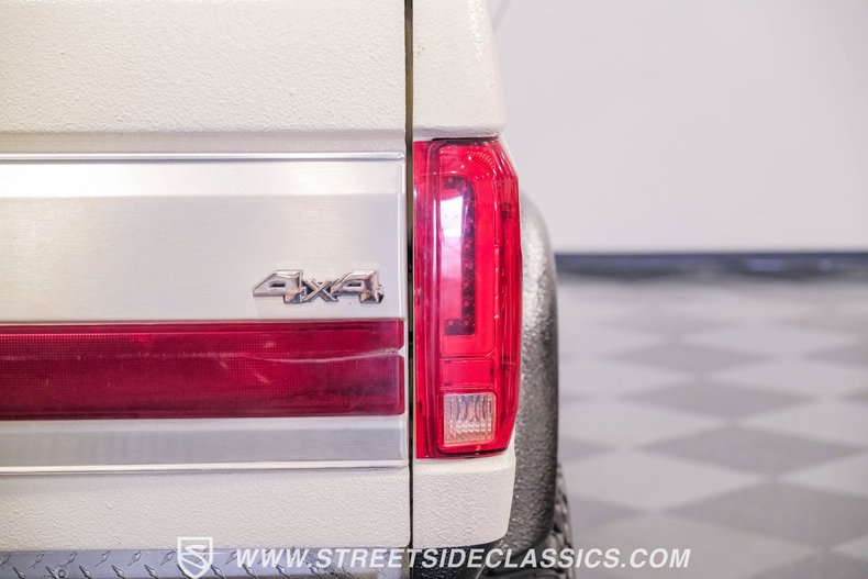 Ford-Other-1991-White-Blue-23
