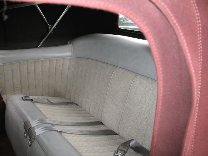 Ford-Phaeton-1928-Burgundy-Gray-6