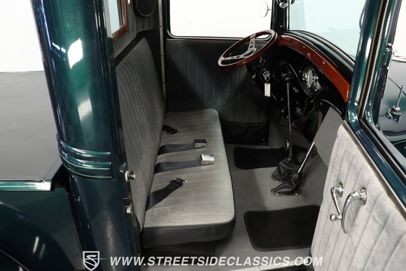 Ford-Pickup-1932-Dark-Green-Metallic-Gray-11