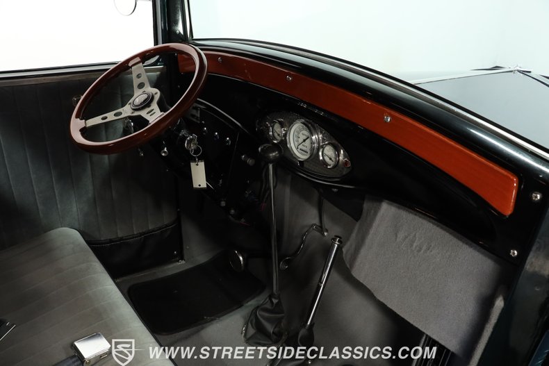 Ford-Pickup-1932-Dark-Green-Metallic-Gray-12