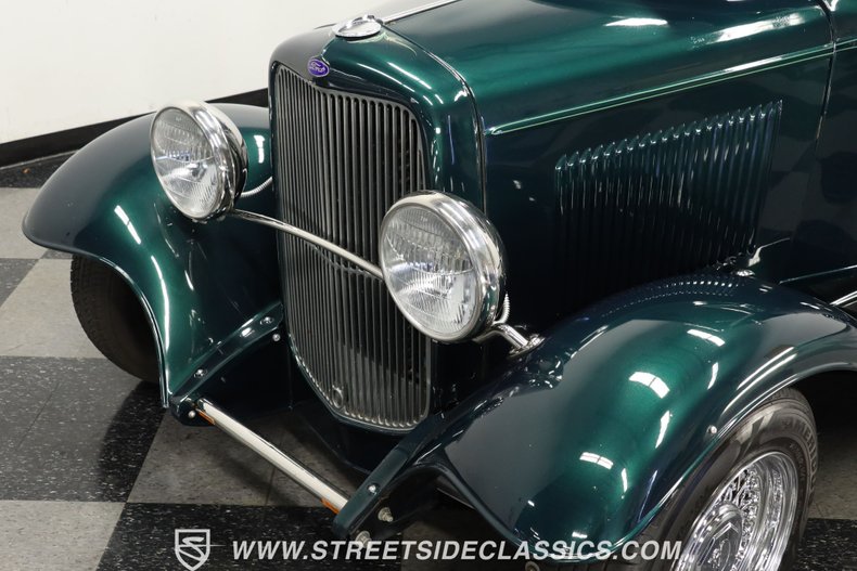 Ford-Pickup-1932-Dark-Green-Metallic-Gray-34