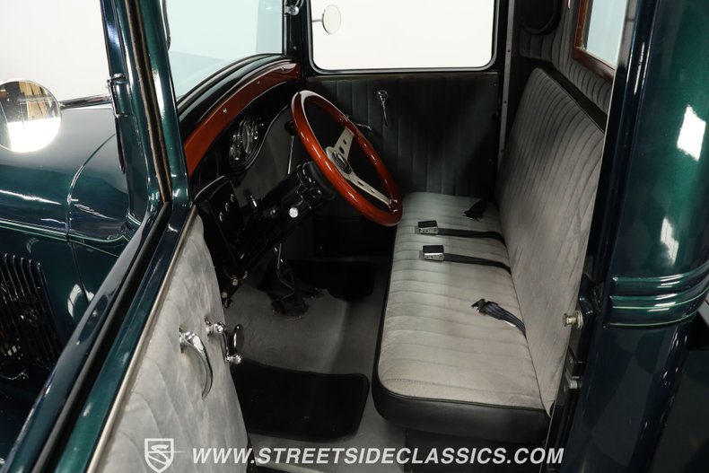 Ford-Pickup-1932-Dark-Green-Metallic-Gray-46