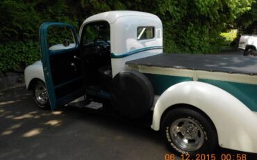 Ford-Pickup-1947-White-1