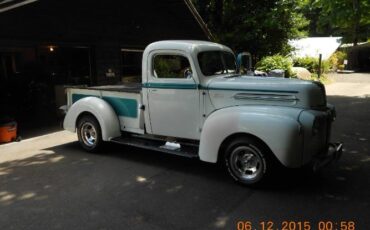 Ford-Pickup-1947-White-4