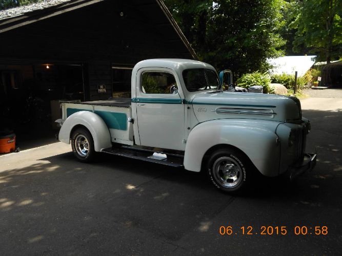 Ford-Pickup-1947-White-4