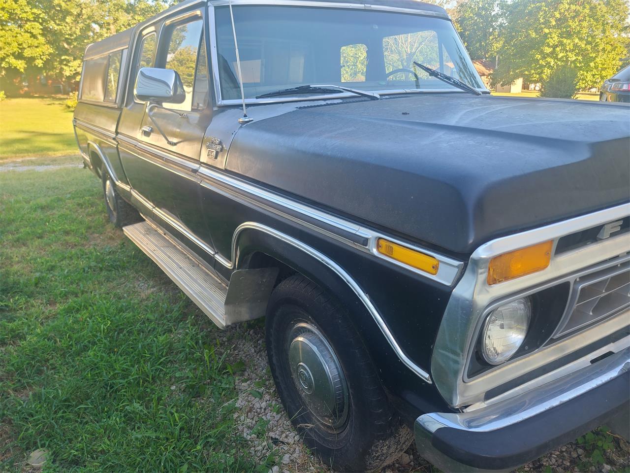 Ford-Pickup-1977-Black-Black