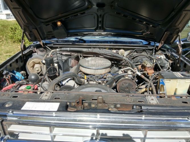 Ford-Pickup-1984-16