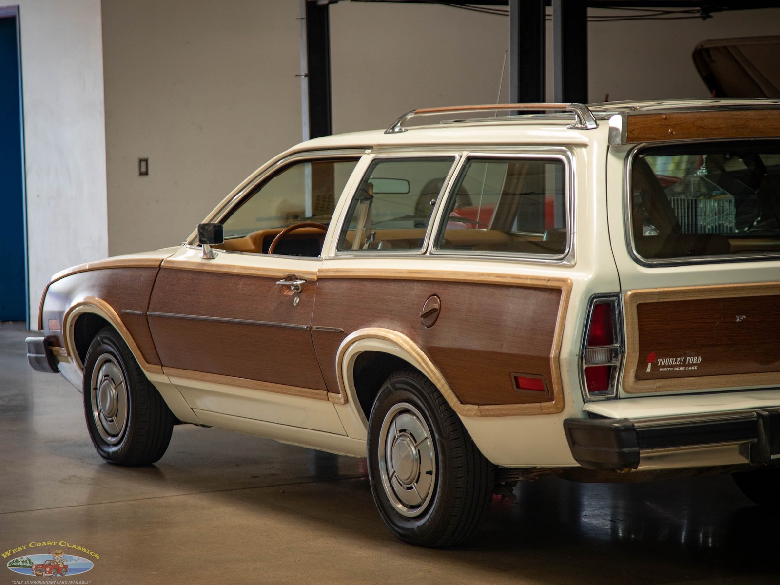 Ford-Pinto-Squire-2-Door-1980-2-Door-Station-Wagon-21