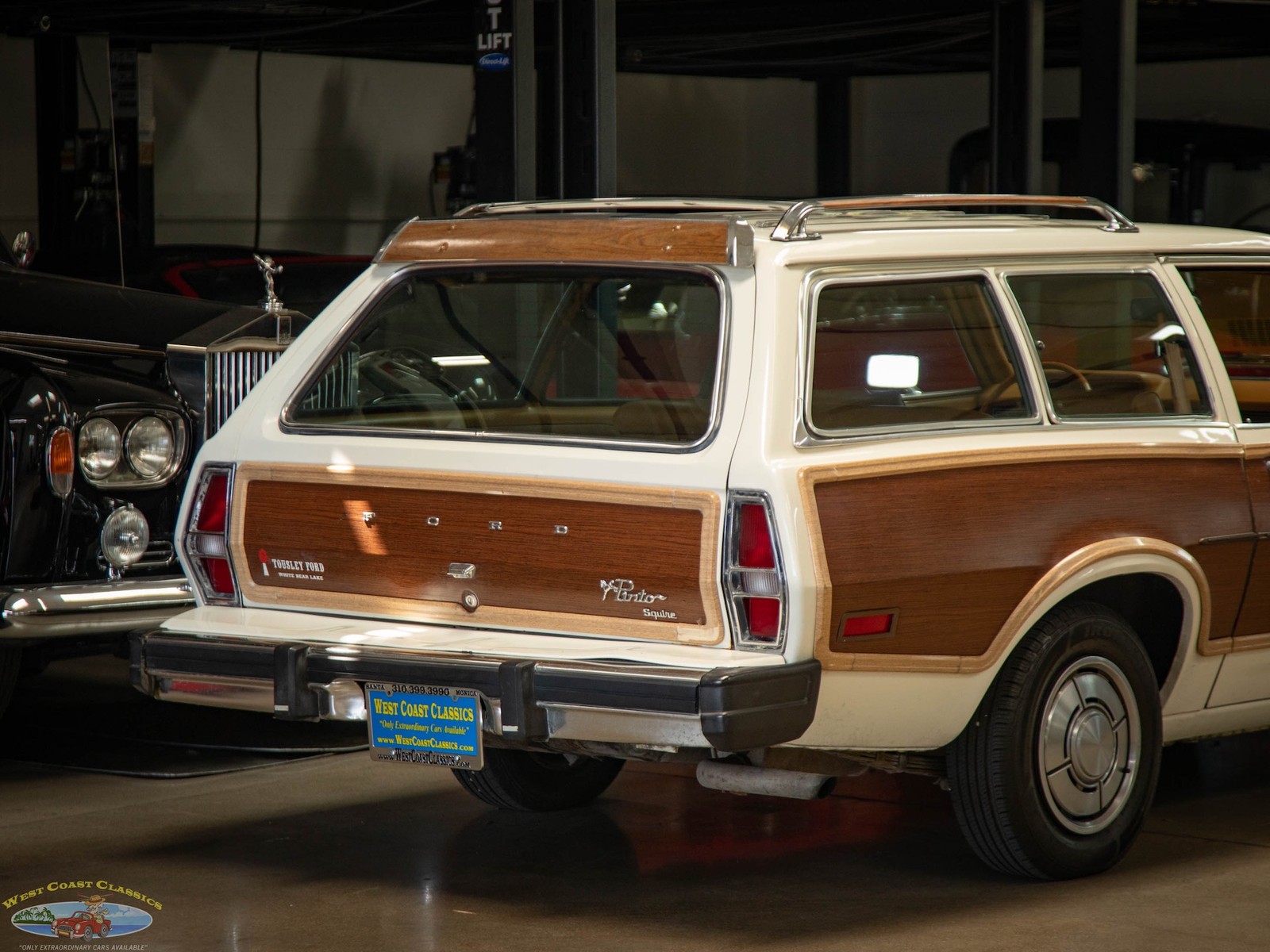 Ford-Pinto-Squire-2-Door-1980-2-Door-Station-Wagon-24