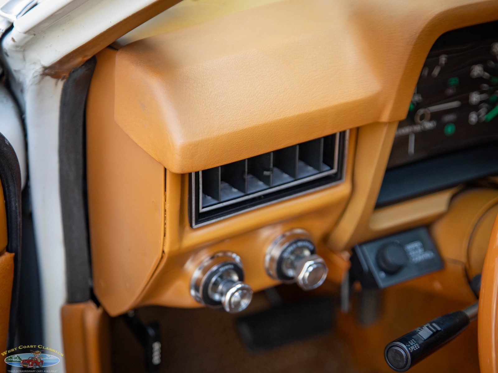 Ford-Pinto-Squire-2-Door-1980-2-Door-Station-Wagon-37