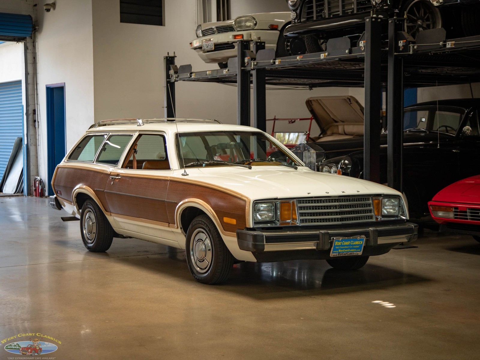 Ford-Pinto-Squire-2-Door-1980-2-Door-Station-Wagon-9