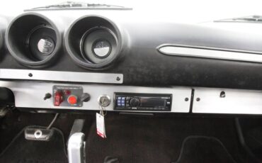 Ford-Ranchero-1969-White-Black-15