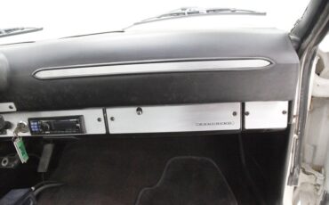 Ford-Ranchero-1969-White-Black-19