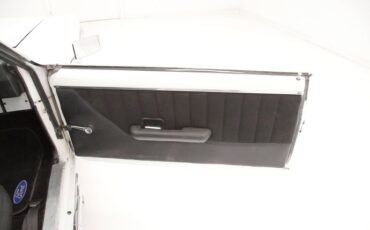 Ford-Ranchero-1969-White-Black-48