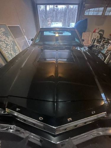 Ford-Ranchero-1976-Black-3