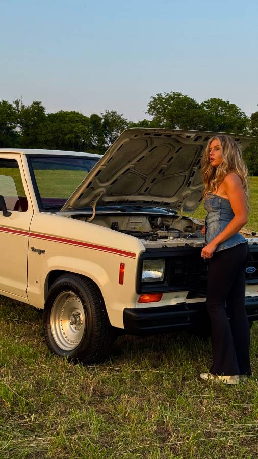 Ford-Ranger-1988-white-21
