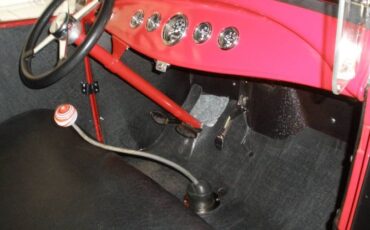 Ford-Roadster-1929-Red-Black-3