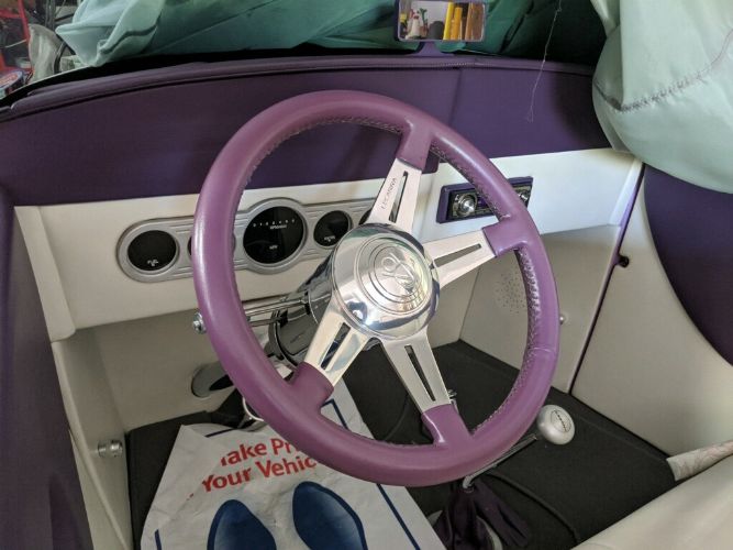 Ford-Roadster-1931-Purple-Cream-3