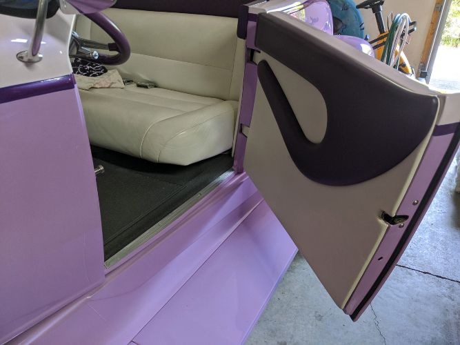 Ford-Roadster-1931-Purple-Cream-4