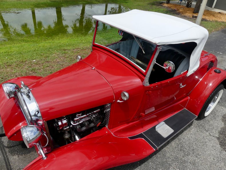 Ford-Roadster-1931-Red-White-and-Black-15