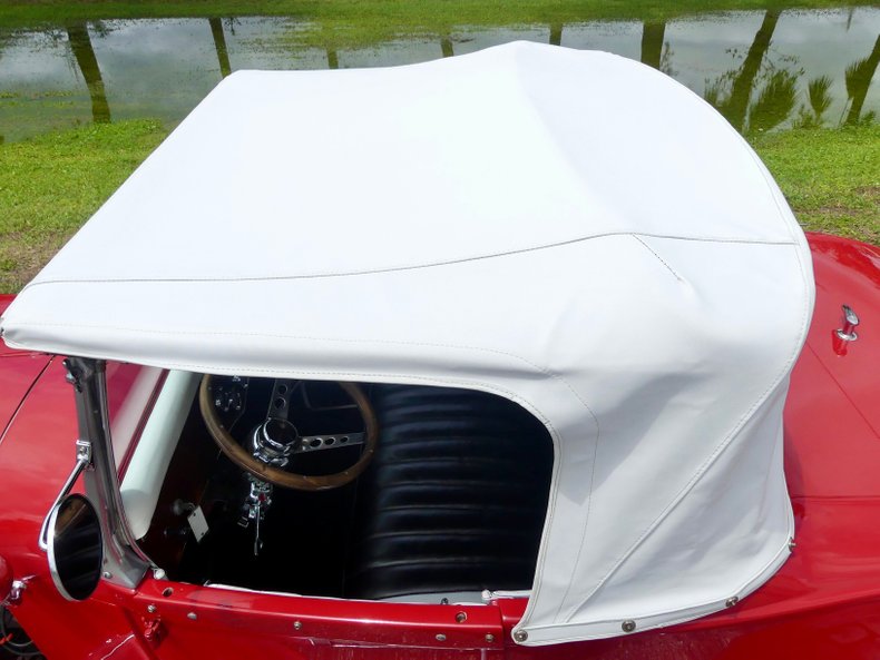 Ford-Roadster-1931-Red-White-and-Black-20